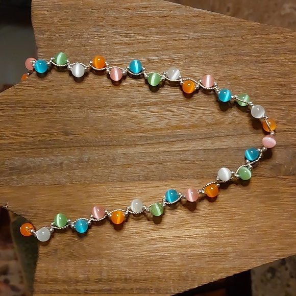 Jewelry - Colorful glass cat eye bead stretch necklace silvertone